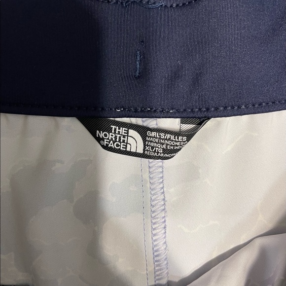 North Face Shirt and Shorts - Picture 5 of 7